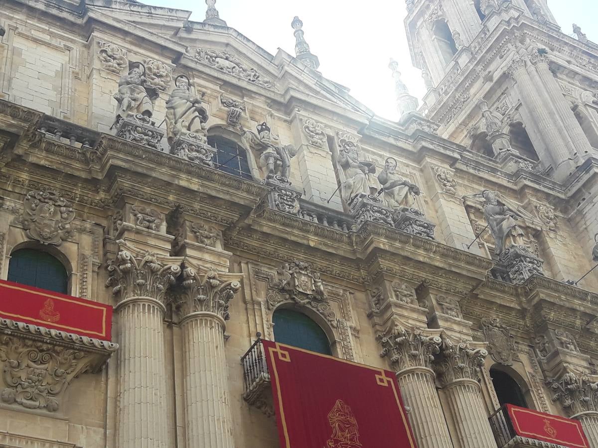 ¿Te habías dado cuenta de estos detalles de la fachada de la catedral? 