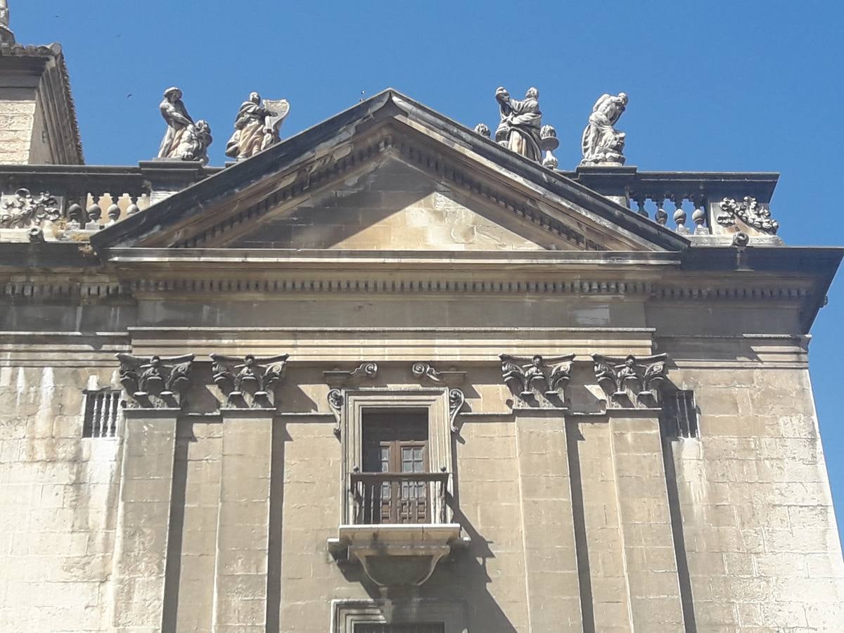 ¿Te habías dado cuenta de estos detalles de la fachada de la catedral? 