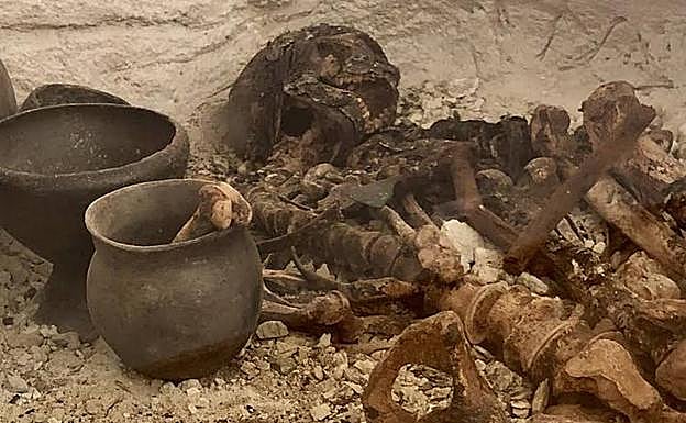 Imagen principal - Entre diosas, momios y el papel de los museos