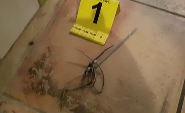 Bridas con las que maniataron a las víctimas.