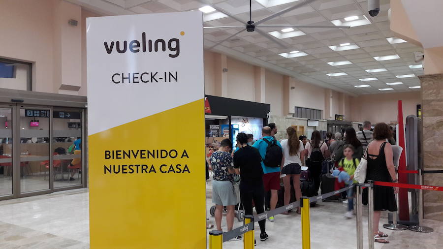 Nuevas incidencias de la compañá aérea en un verano plagado de reclamaciones por vuelos cancelados