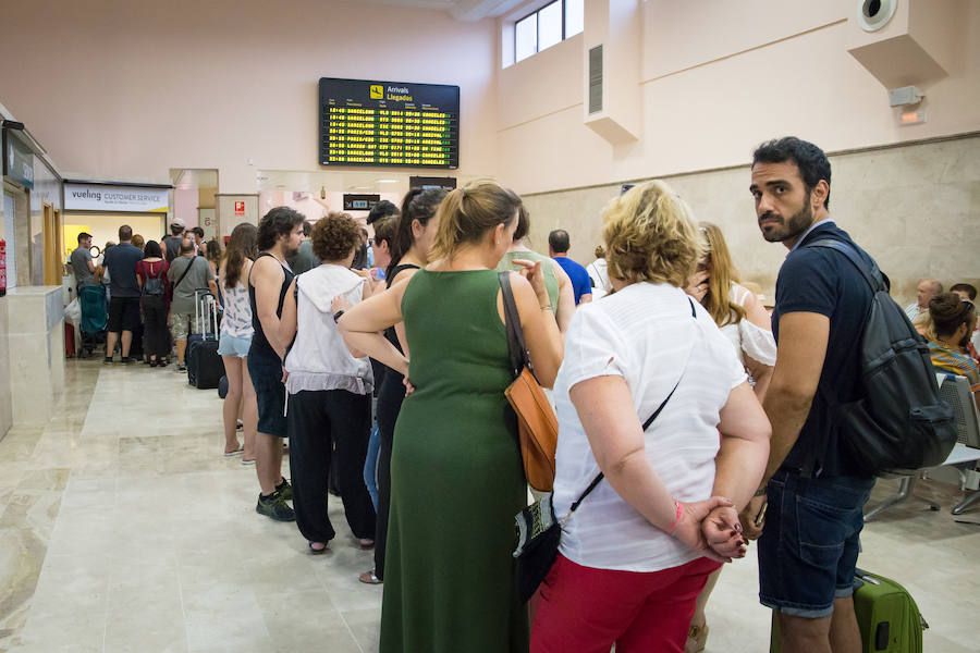 Nuevas incidencias de la compañá aérea en un verano plagado de reclamaciones por vuelos cancelados