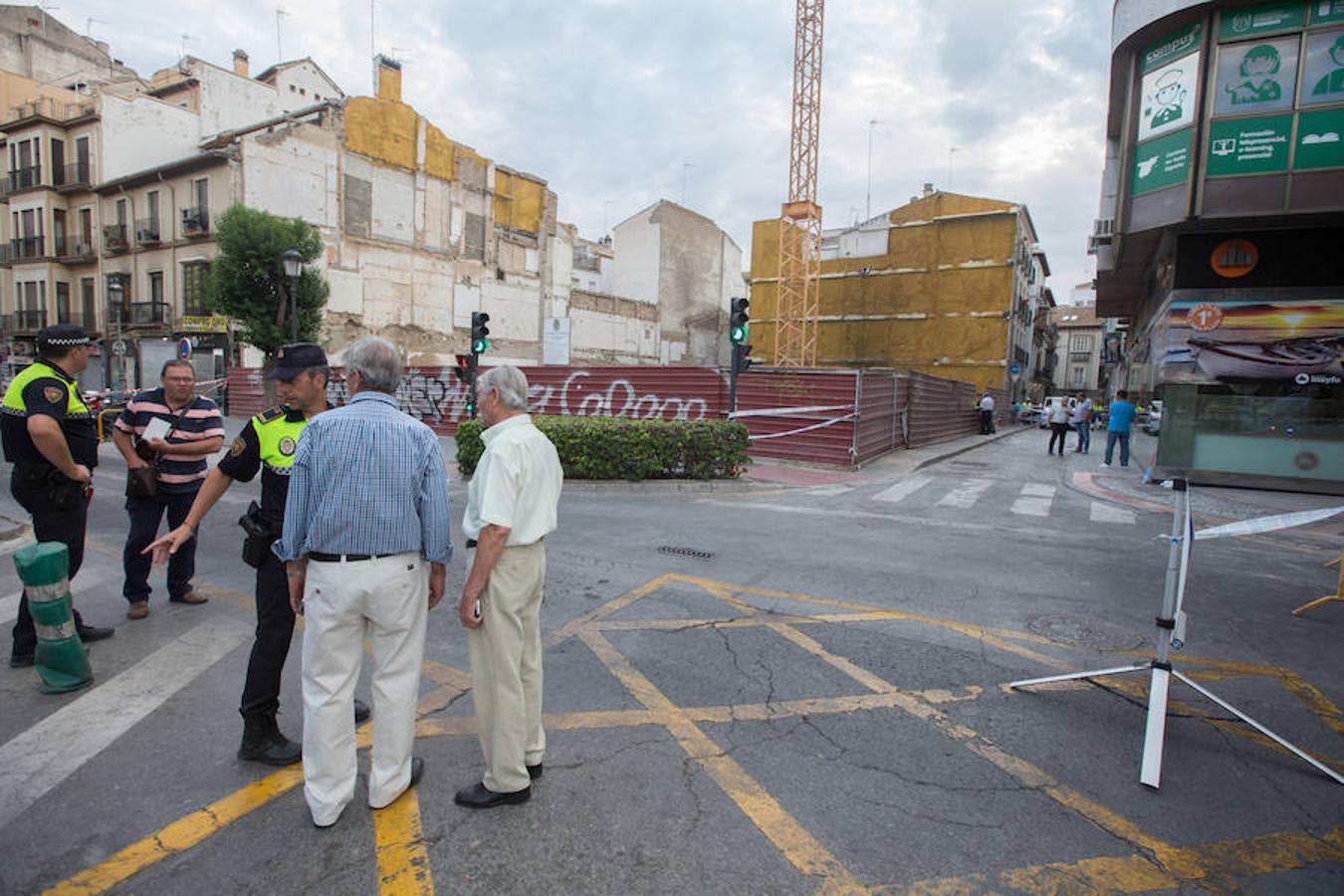 Fotos: Las imágenes de los dos edificios desalojados en Granada por riesgo de derrumbe en las obras del antiguo Hotel Montecarlo