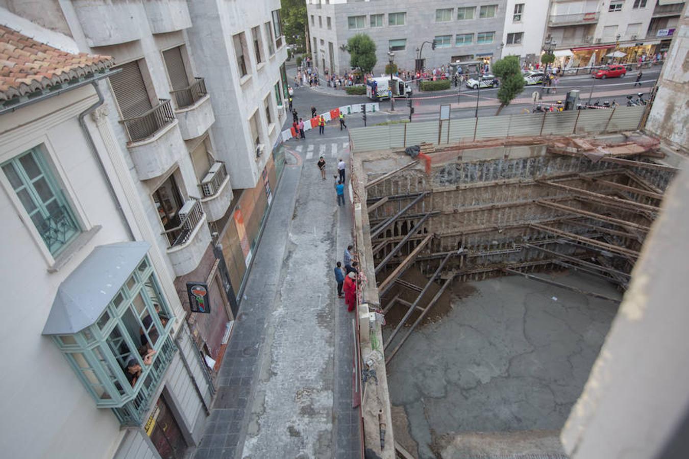 Fotos: Las imágenes de los dos edificios desalojados en Granada por riesgo de derrumbe en las obras del antiguo Hotel Montecarlo