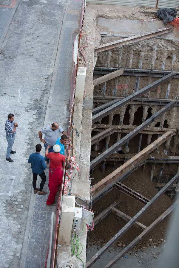 Fotos: Las imágenes de los dos edificios desalojados en Granada por riesgo de derrumbe en las obras del antiguo Hotel Montecarlo