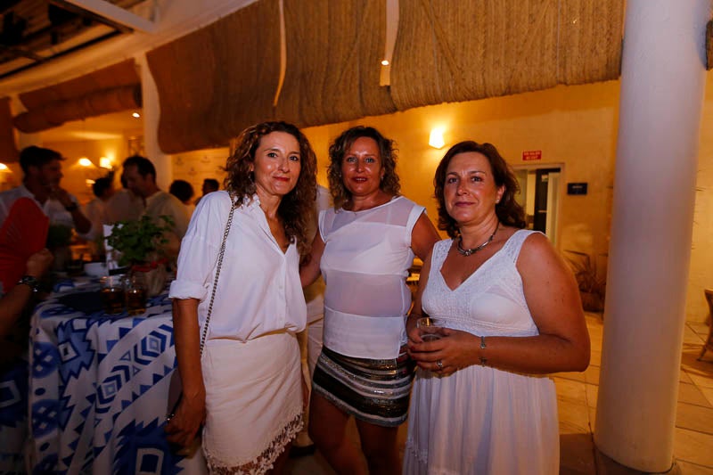 La fiesta veraniega del Mirador de Playa Granada, el centro de eventos de Grupo Abades, congregó a más de 200 personas