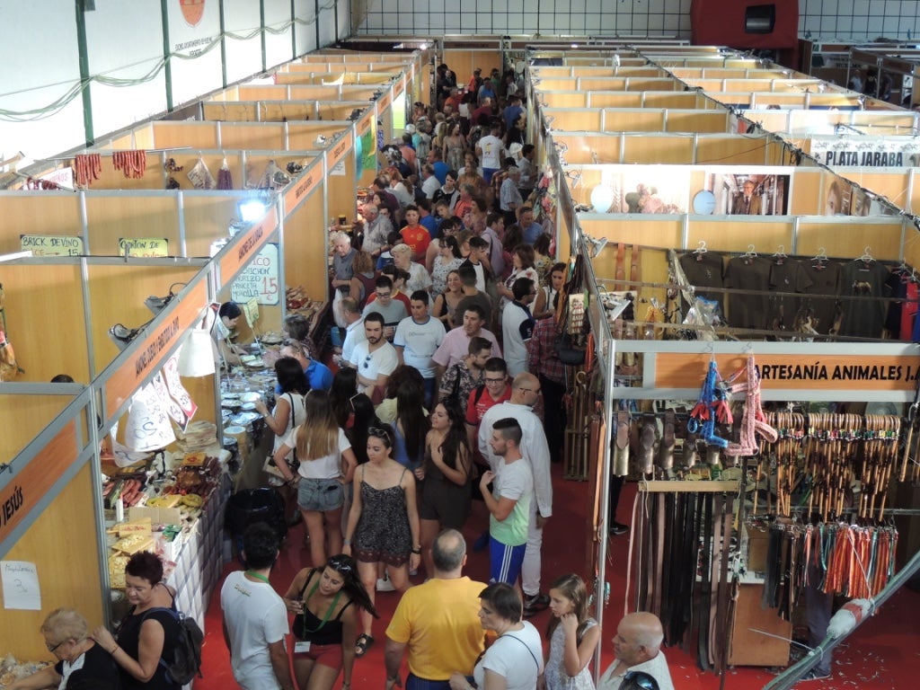 La XXXV Feria de Muestras del Parque Natural de Sierra Mágina alcanza el ecuador con gran afluencia de público y diversas actividades paralelas 