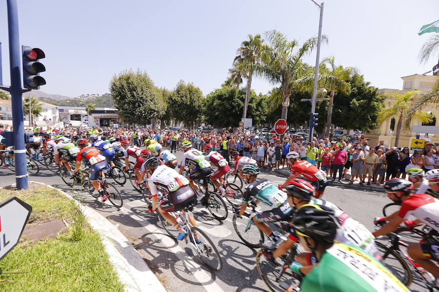 La ronda ciclista se introduce en la Costa de Granada desde Málaga