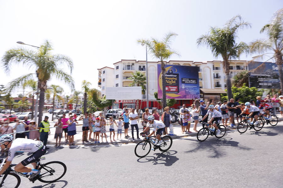 La ronda ciclista se introduce en la Costa de Granada desde Málaga
