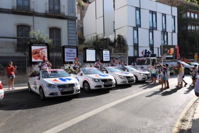 Aluvión de personas en la salida de la carrera desde la capital