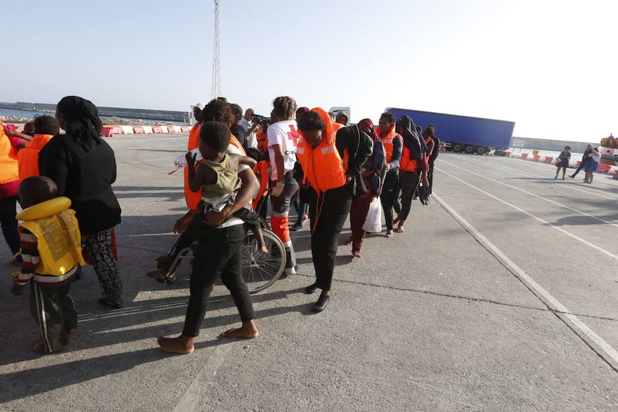 En las embarcaciones también viajaban cuatro menores de edad