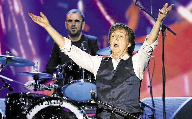 Paul McCartney durante un concierto en 2014.