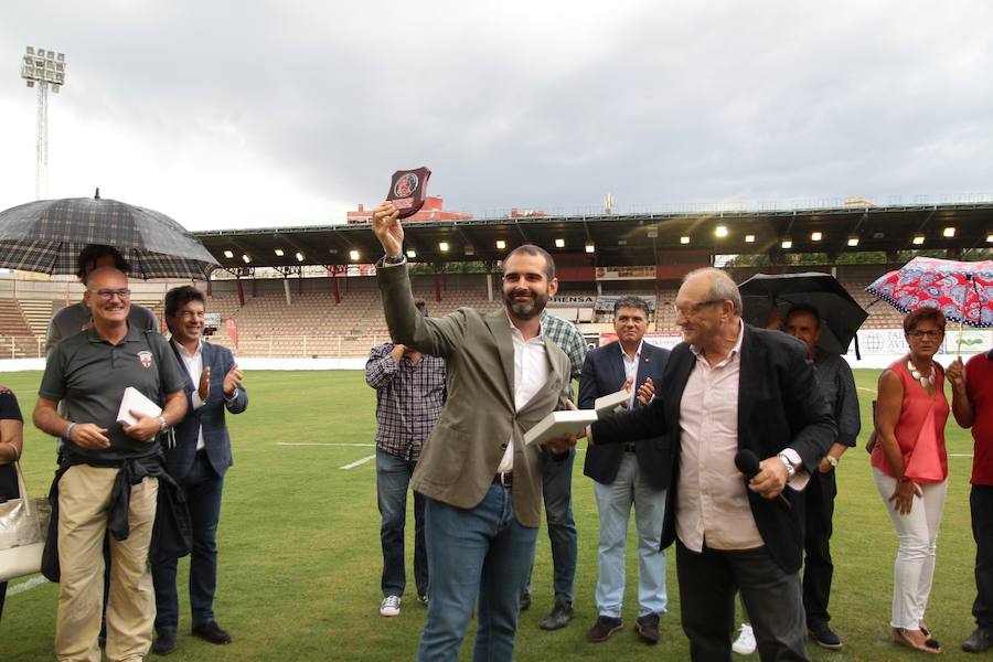 El estadio almeriense reabre su historia transformado en un campo para el disfrute del rugby