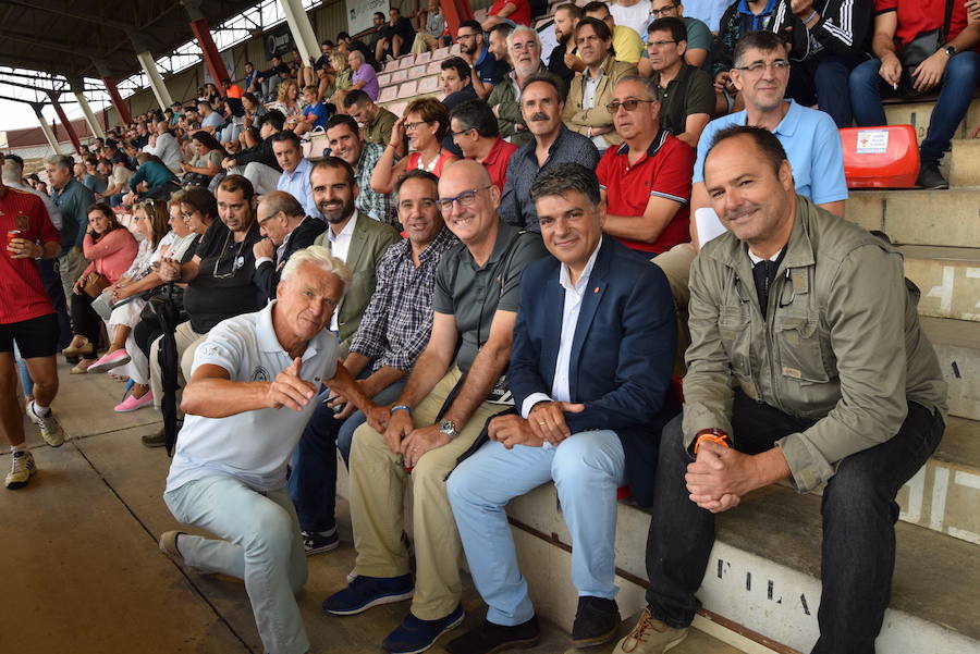 El estadio almeriense reabre su historia transformado en un campo para el disfrute del rugby