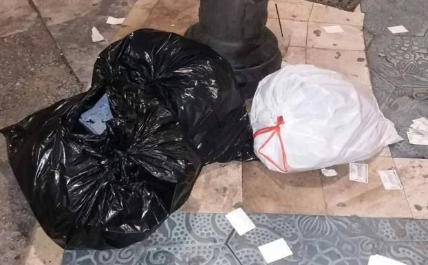 Más denuncias a establecimientos de Jaén por dejar la basura fuera