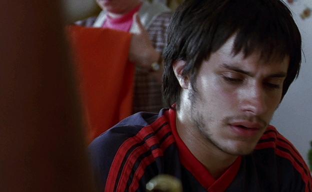 Gael García Bernal en una escena de 'Amores perros' (2000).