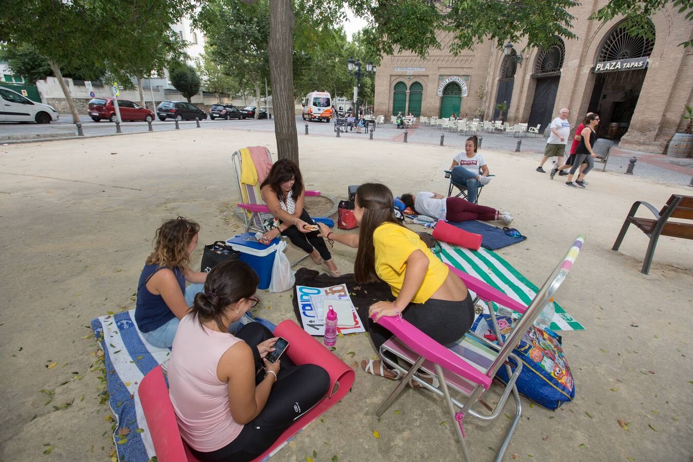 Medio centenar de seguidores del artista hacen cola en la plaza de toros desde el 6 de septiembre para escucharle en primera fila