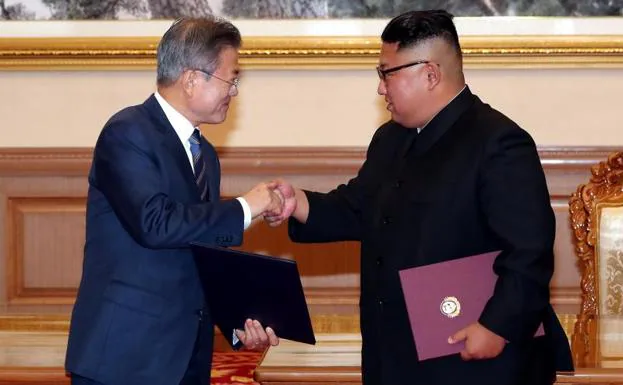 Kim Jong-un y Moon Jae-in. 