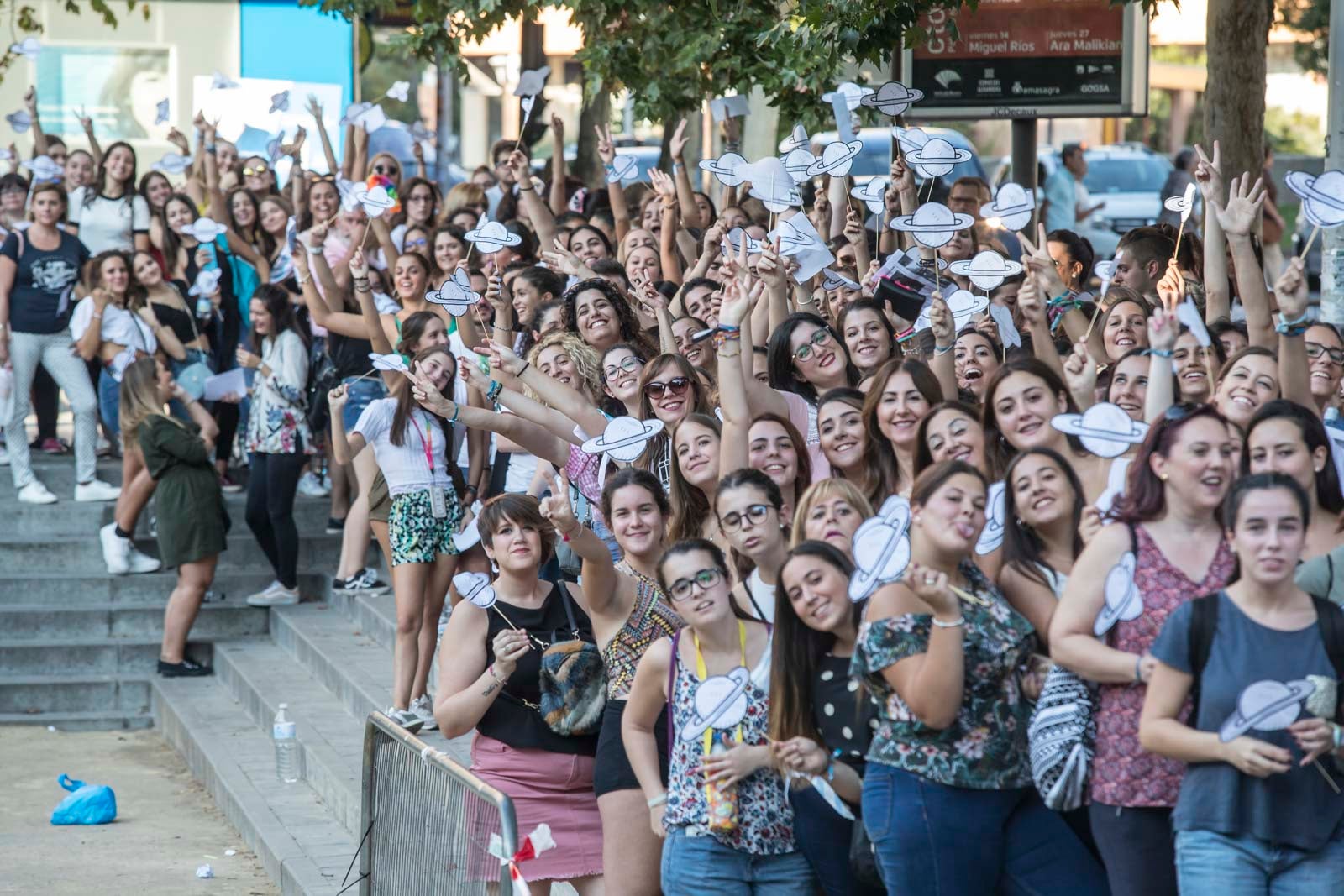 Colas interminables para acceder al concierto del cantante malagueño