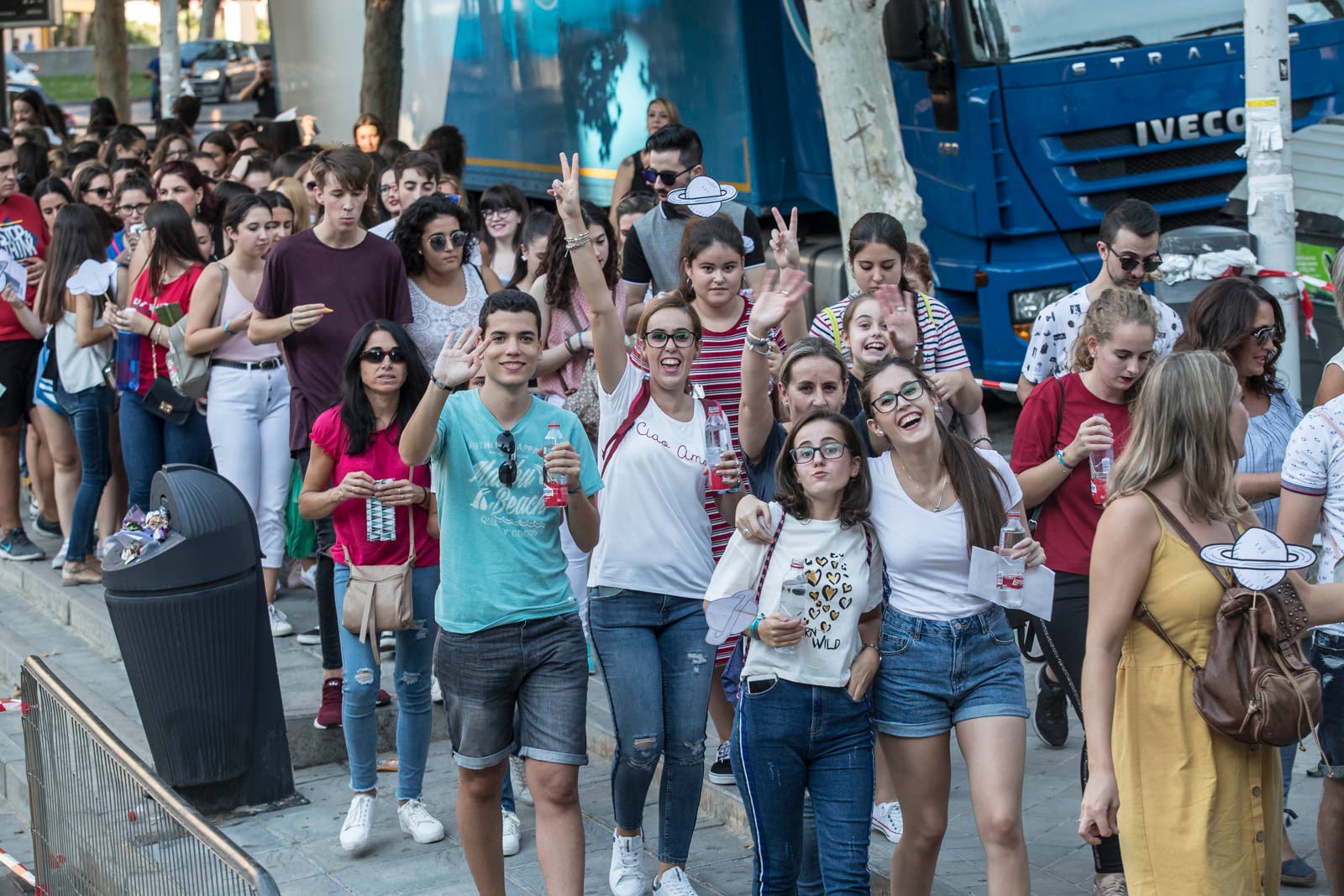 Colas interminables para acceder al concierto del cantante malagueño