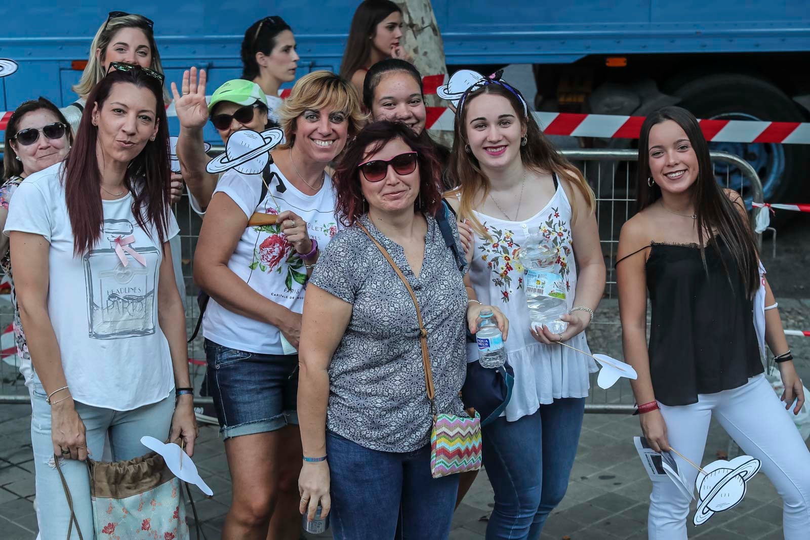 Colas interminables para acceder al concierto del cantante malagueño