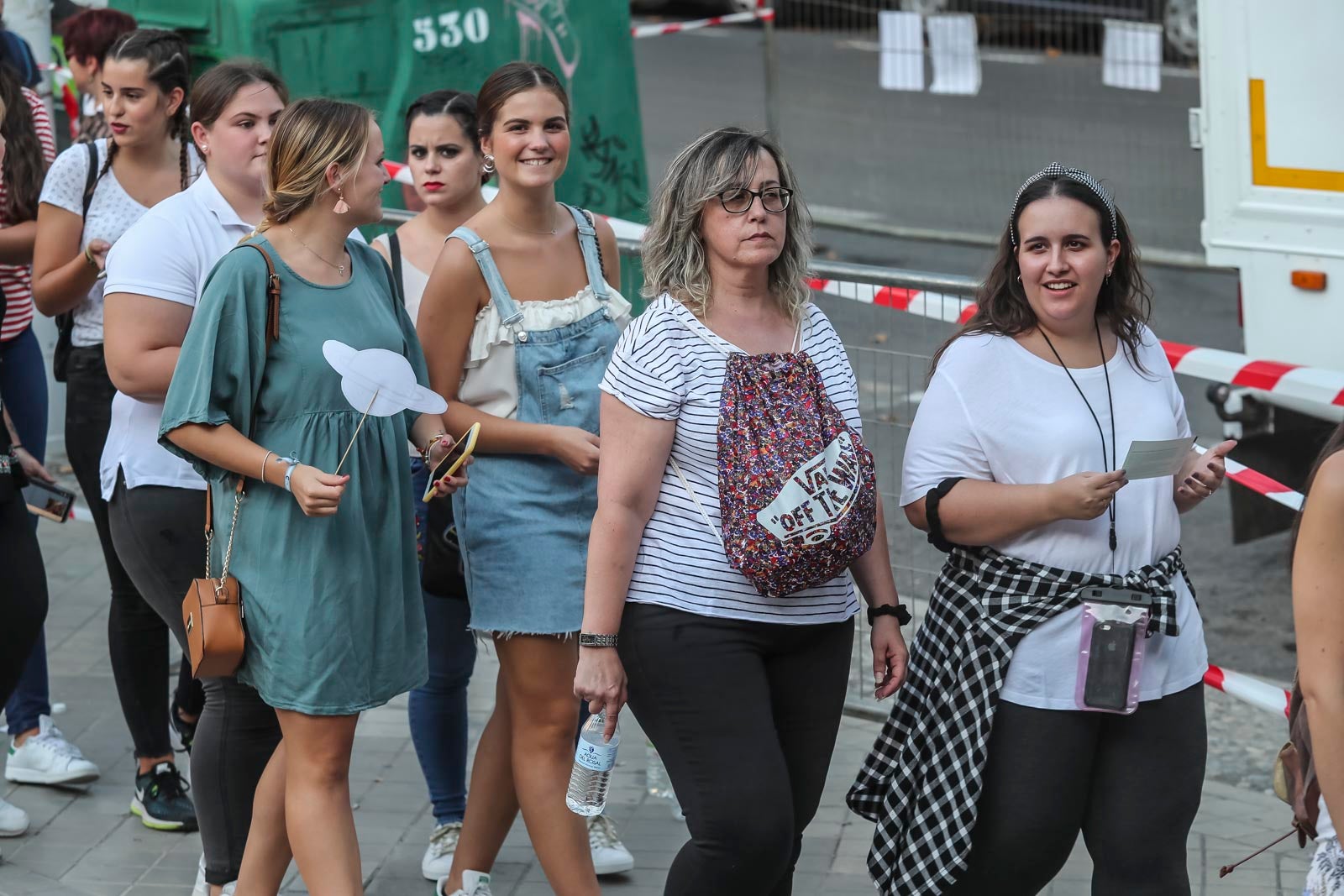 Colas interminables para acceder al concierto del cantante malagueño