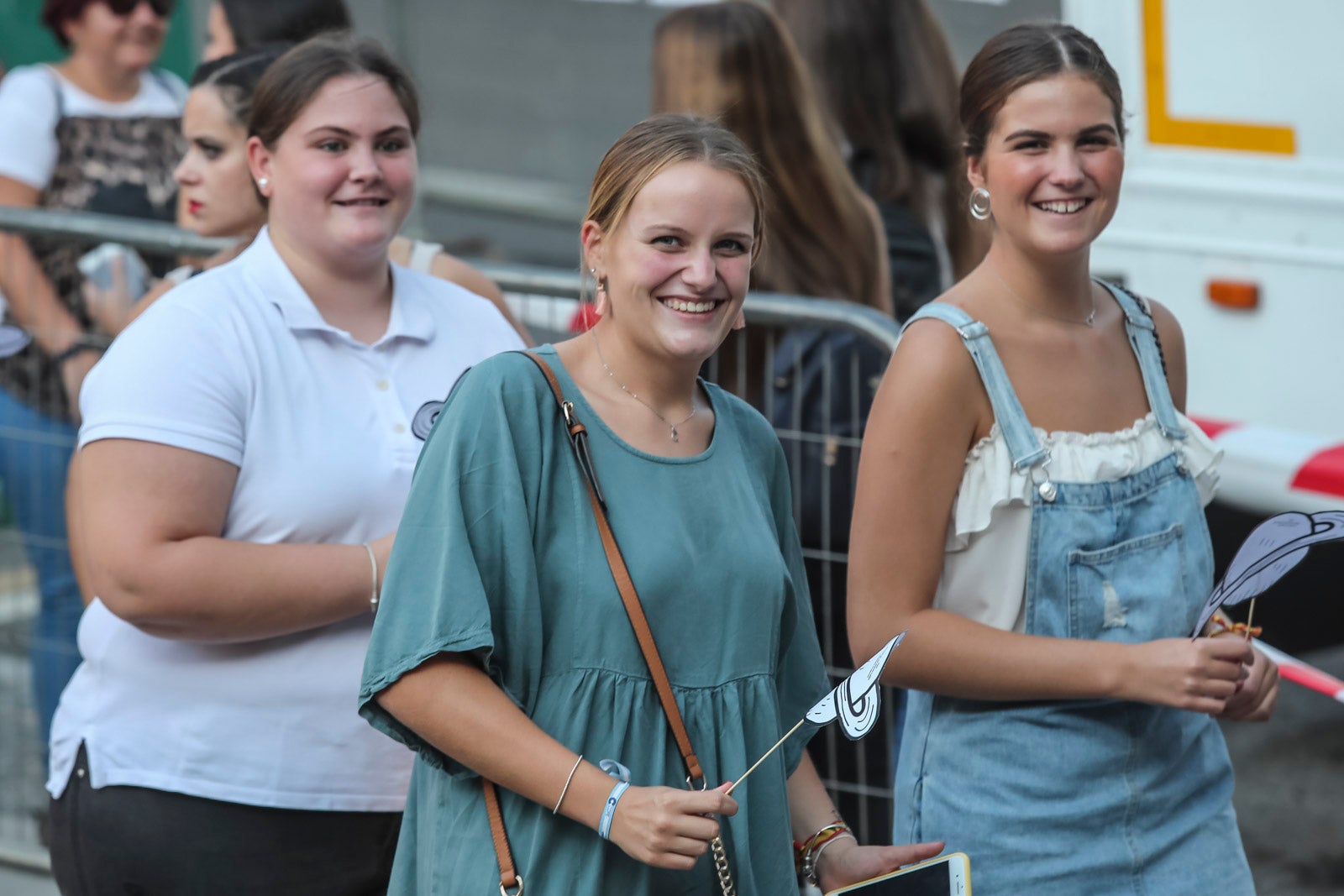 Colas interminables para acceder al concierto del cantante malagueño