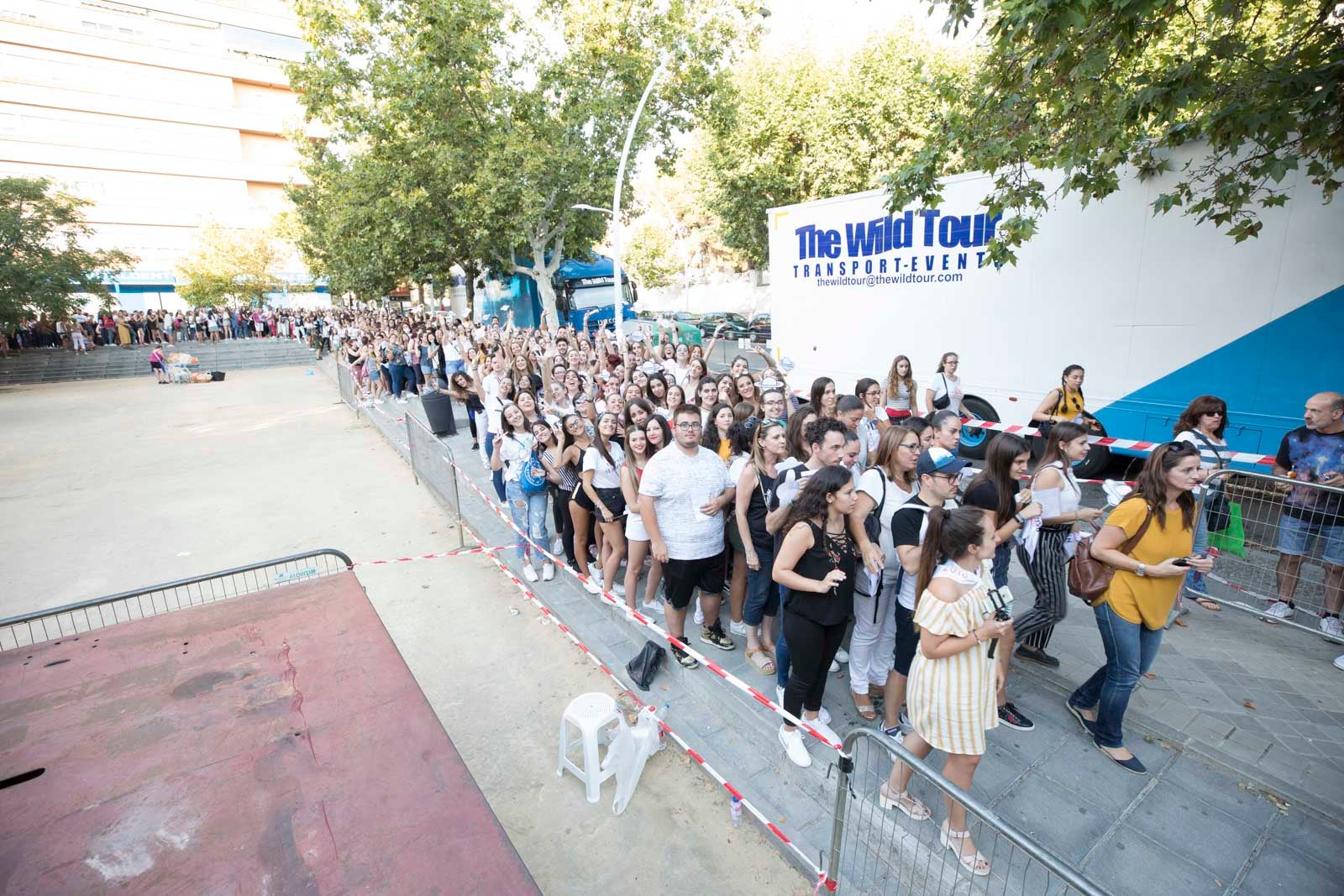 Colas interminables para acceder al concierto del cantante malagueño
