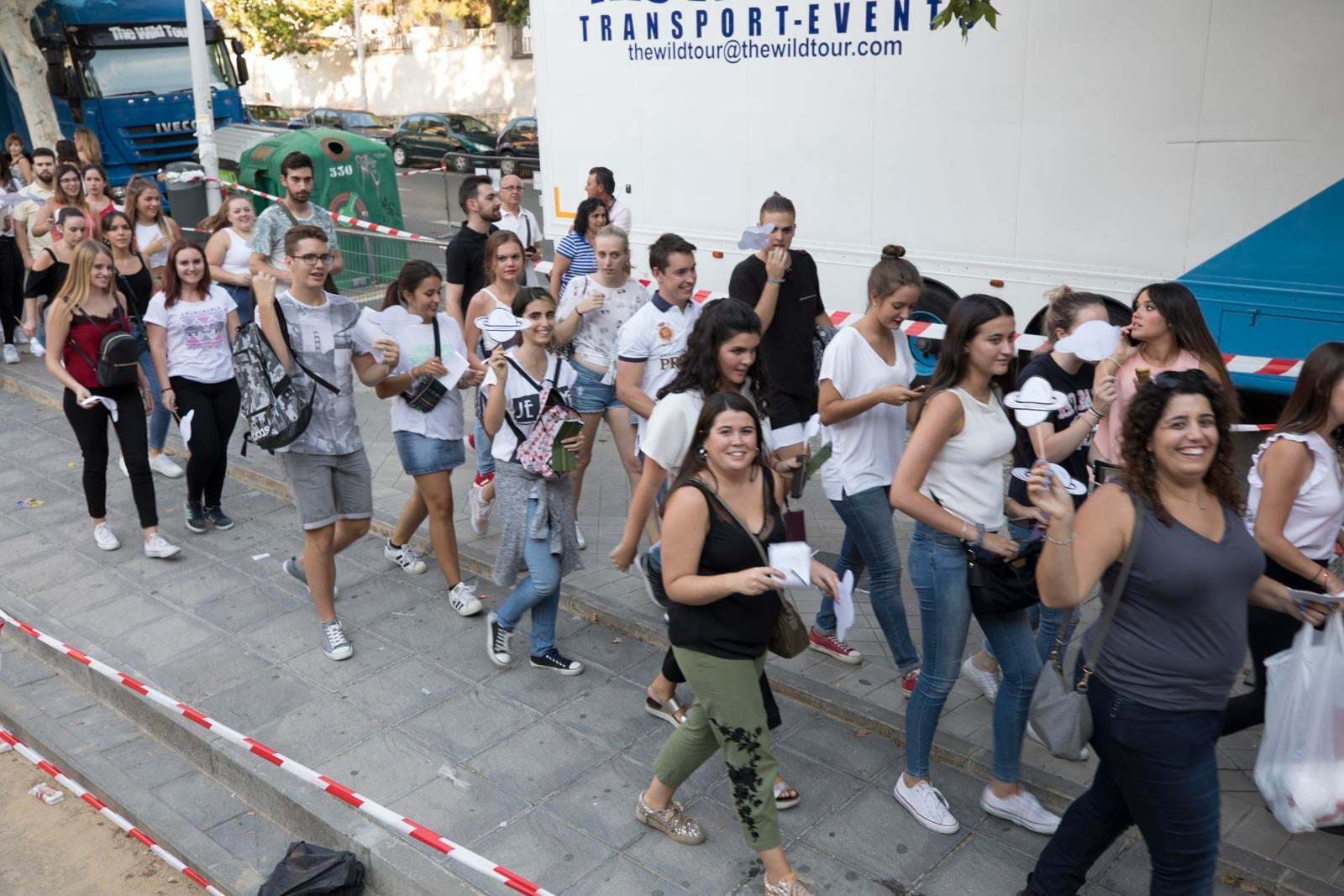 Colas interminables para acceder al concierto del cantante malagueño