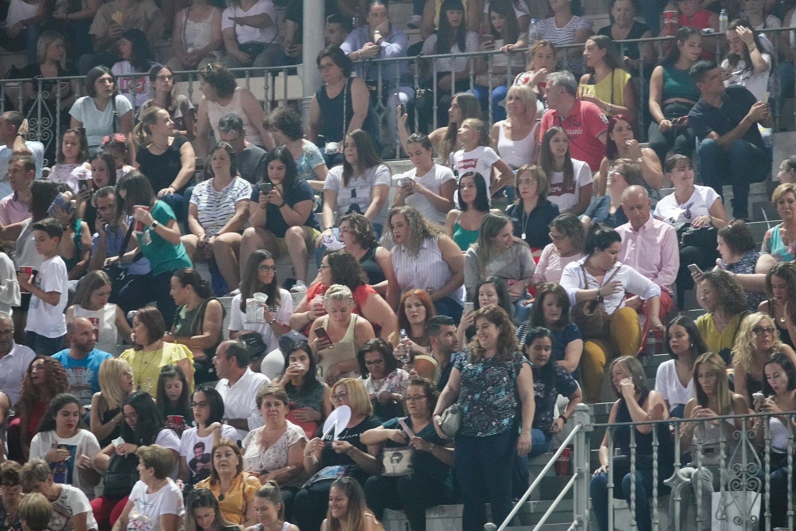 Promento Tour ha sido un éxito a su paso por la ciudad, lleno de nuevo en la Plaza de Toros.