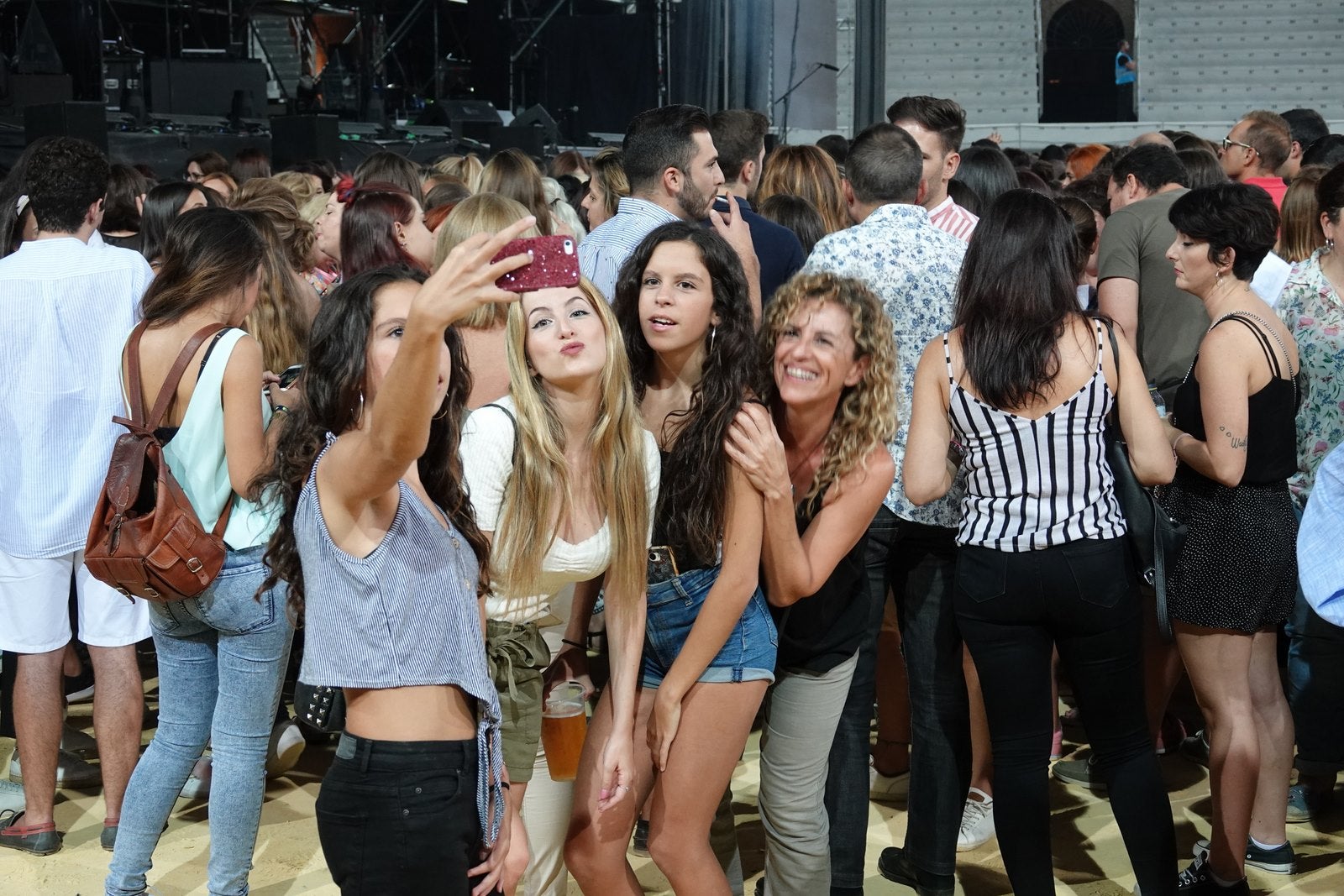 Promento Tour ha sido un éxito a su paso por la ciudad, lleno de nuevo en la Plaza de Toros.