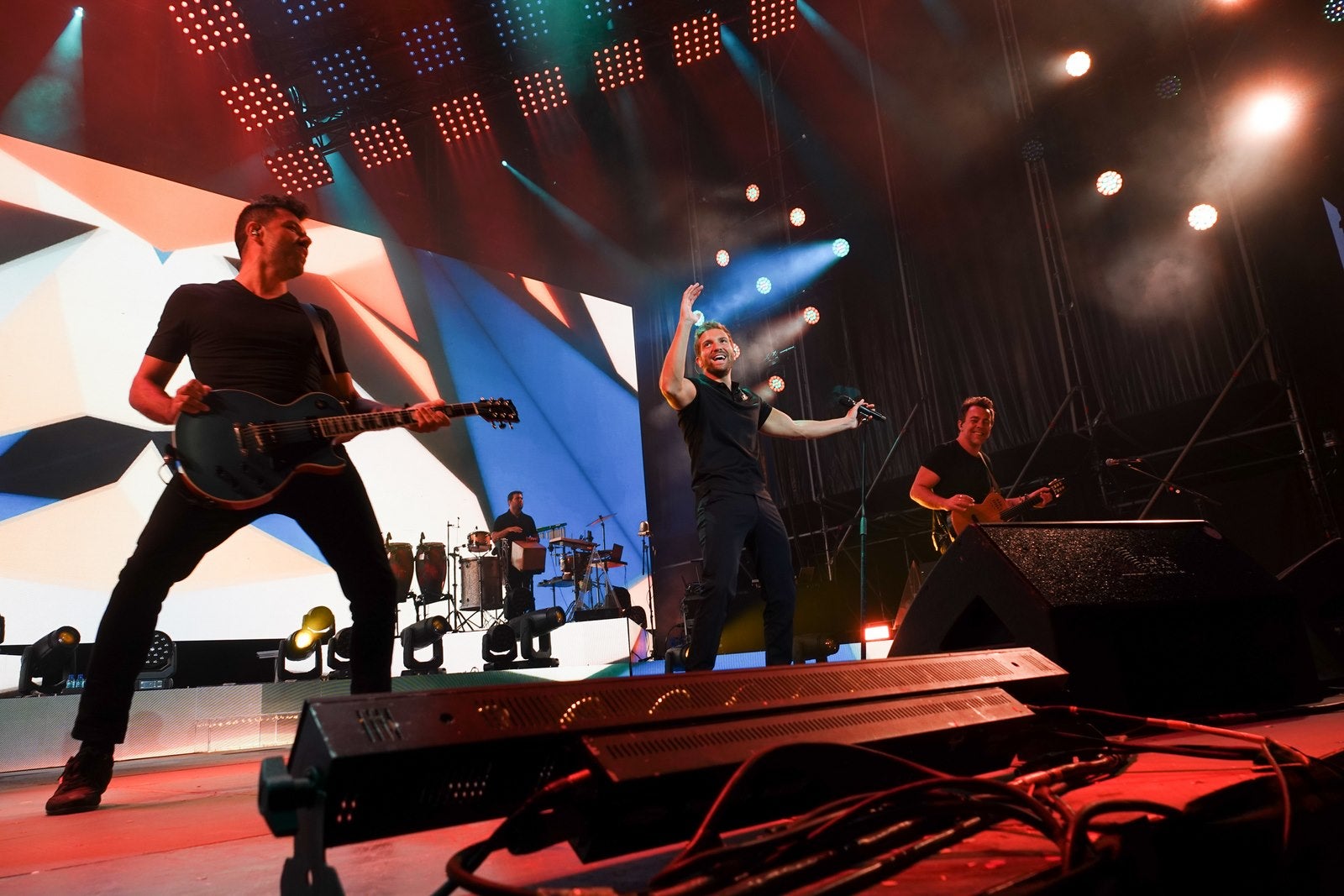 Promento Tour ha sido un éxito a su paso por la ciudad, lleno de nuevo en la Plaza de Toros.