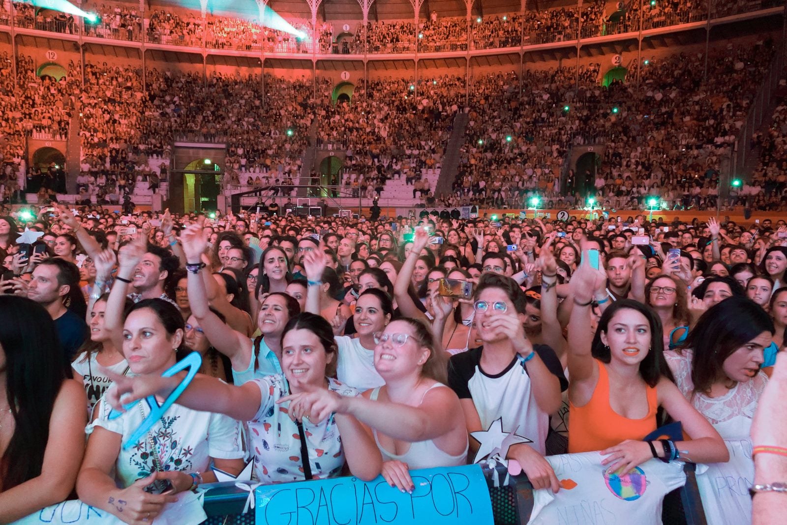 Promento Tour ha sido un éxito a su paso por la ciudad, lleno de nuevo en la Plaza de Toros.