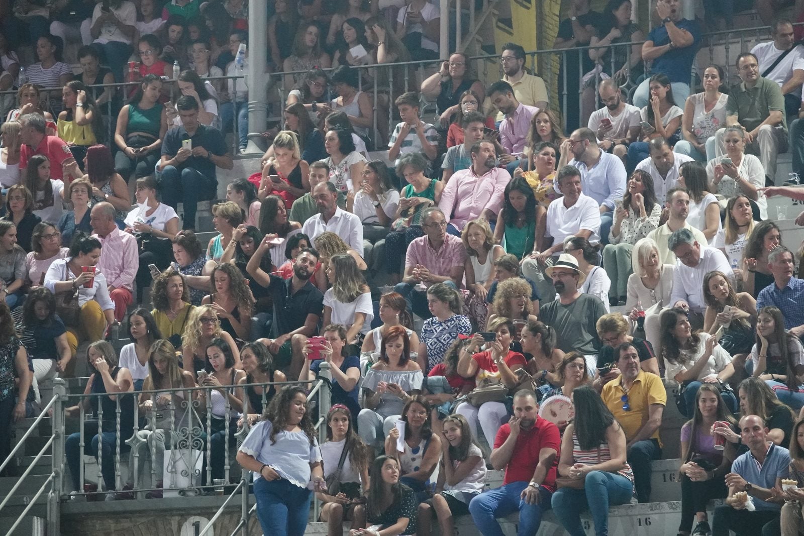 Promento Tour ha sido un éxito a su paso por la ciudad, lleno de nuevo en la Plaza de Toros.