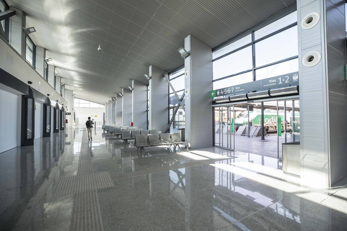 Las autoridades han visitado el nuevo espacio de Andaluces que acogerá a los viajeros del AVE