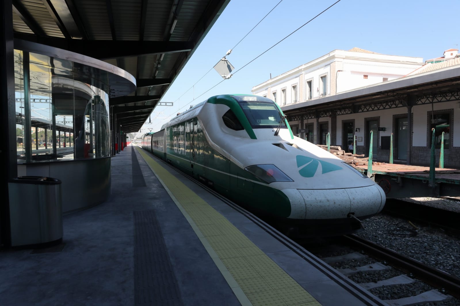 José Luis Ábalos ha visitado la nueva terminal acompañado de autoridades locales y regionales