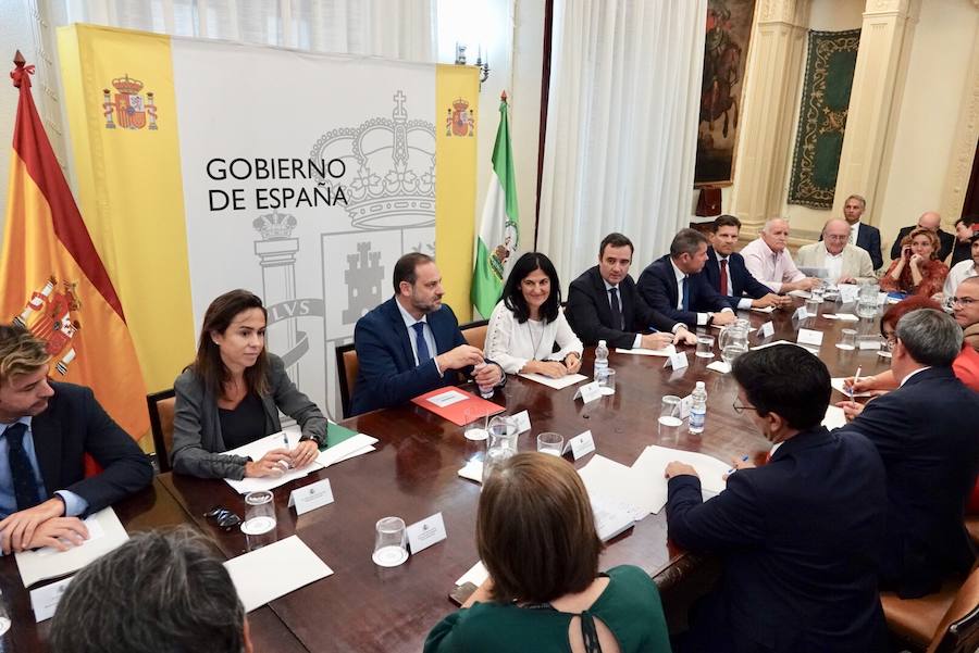 Ábalos ha traído un cronograma con la novedades del AVE en los próximos meses