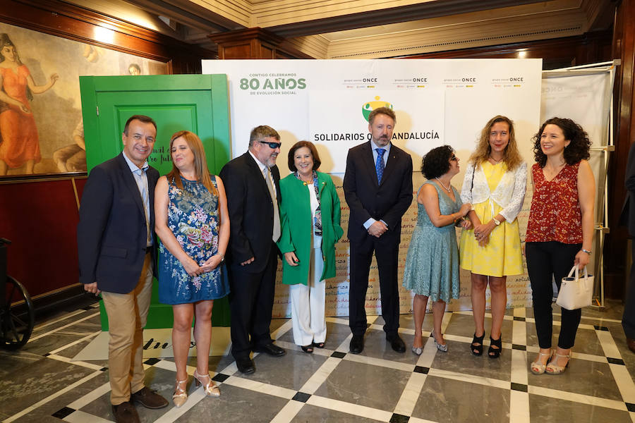 Granada acogió este martes por primera vez la gala de entrega de los Premios Solidarios ONCE, la máxima distinción institucional que otorga la Organización Nacional de Ciegos Españoles en Andalucía a iniciativa de su consejo territorial