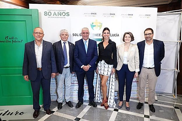 Imagen de los premiados ayer por la ONCE.