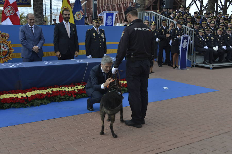 El ministro del Interior, clausura el acto en el Día de los Santos Ángeles Custodios, patronos del cuerpo policial