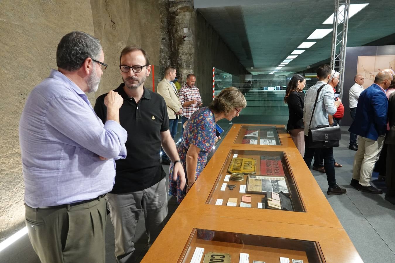 La sala de exposiciones situada en la estación del metro de Alcázar Genil alberga una nueva muestra 