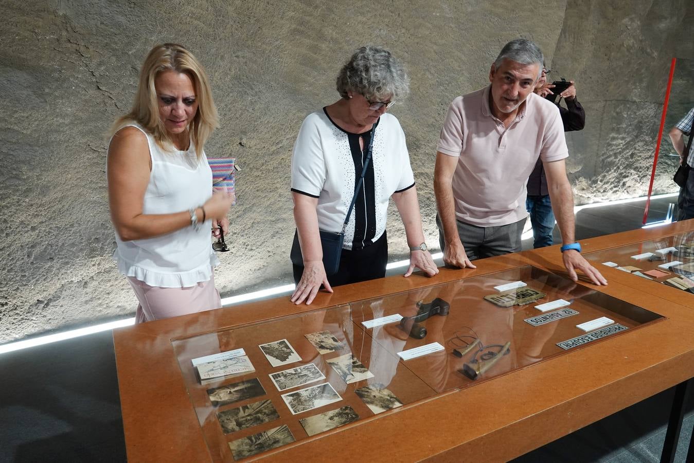 La sala de exposiciones situada en la estación del metro de Alcázar Genil alberga una nueva muestra 