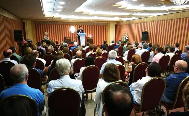 El candidato del PP a la Alcaldía de Martos en las elecciones municipales, Javier Ocaña, sale «a ganar»