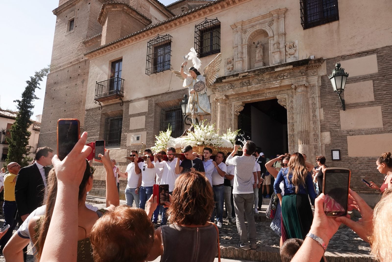 Romería desde la Iglesia del Salvador hacia el Cerro de San Miguel