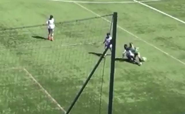 Una escalofriante entrada rompe la pierna a un niño de 9 años en Vera