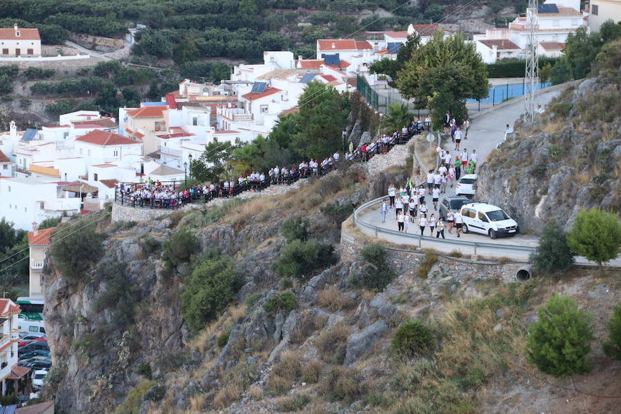 Una jornada de montañismo solidario recauda fondos para la asociación contra las leucodistrofias, enfermedad rara que padece un niño sexitano