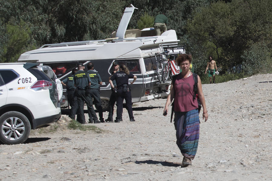 La Policía Local de Órgiva retira con grúa más de veinte vehículos con un preaviso de 24 horas