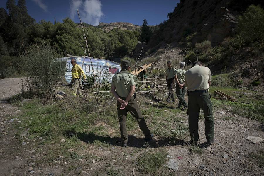 La Policía Local de Órgiva retira con grúa más de veinte vehículos con un preaviso de 24 horas