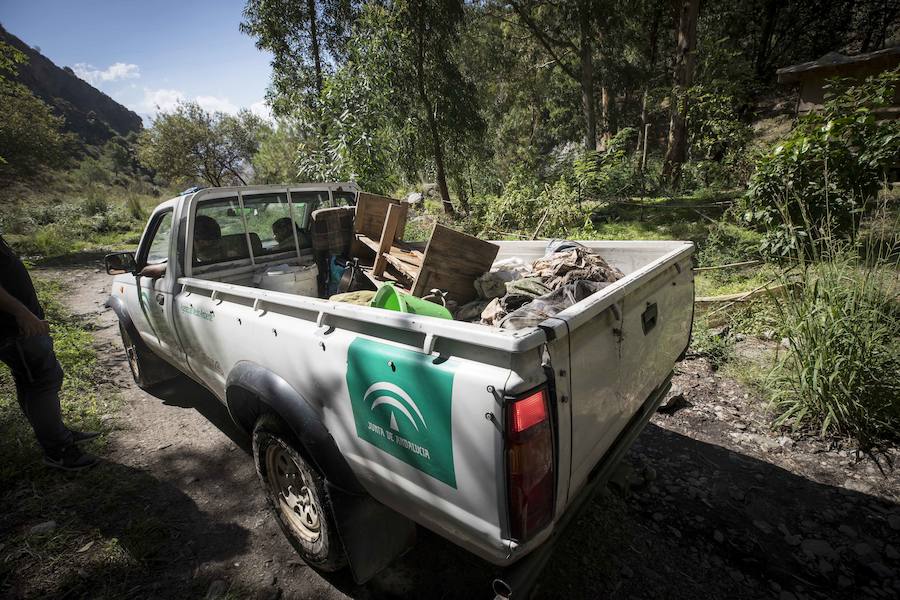 La Policía Local de Órgiva retira con grúa más de veinte vehículos con un preaviso de 24 horas