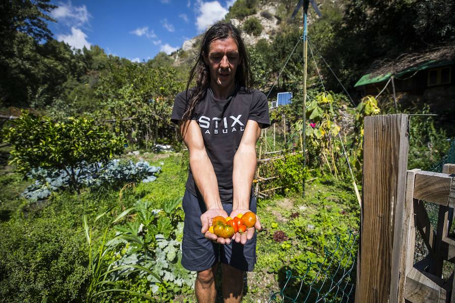 La Policía Local de Órgiva retira con grúa más de veinte vehículos con un preaviso de 24 horas